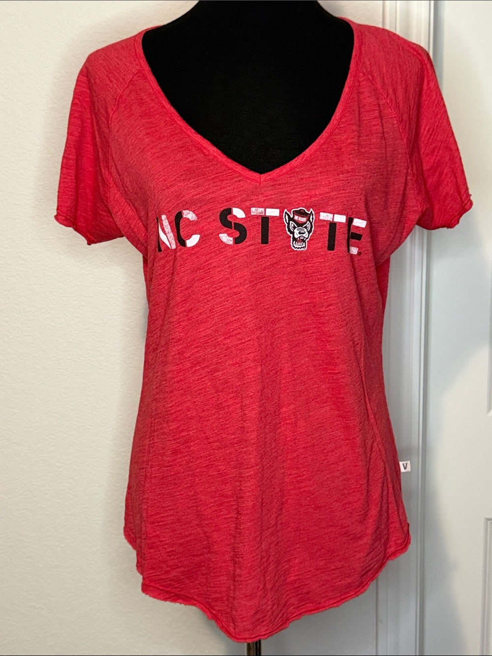 NC State tee Women's Heather Red V-Neck Tee